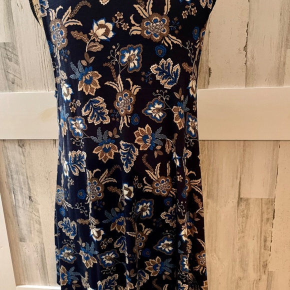 TOP SLEEVELESS  14/16W LANE BRYANT - Picture 3 of 6